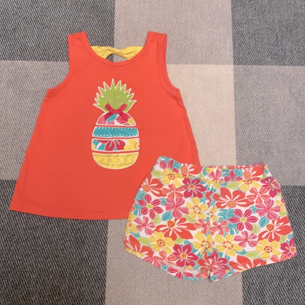 🛼3/$20🛼 Tropical Pinapple Top and Shorts Set